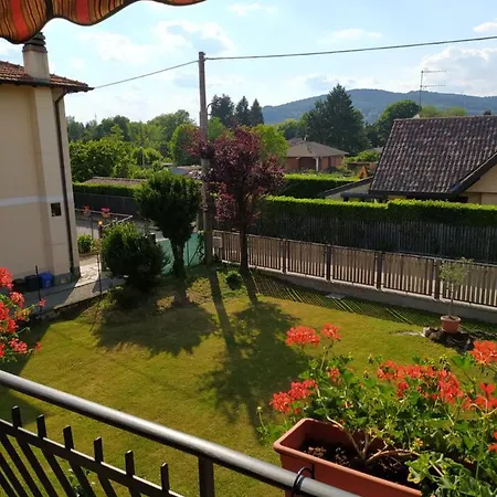Casa Al Lago Di Nadia Holiday home Corgeno